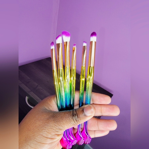 Make up brushes rainbow - Picture 1 of 6